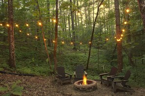 Property grounds - Secluded Identical Bedrooms Attached Baths, Hot Tub, Firepit, Wooded View (Campton)