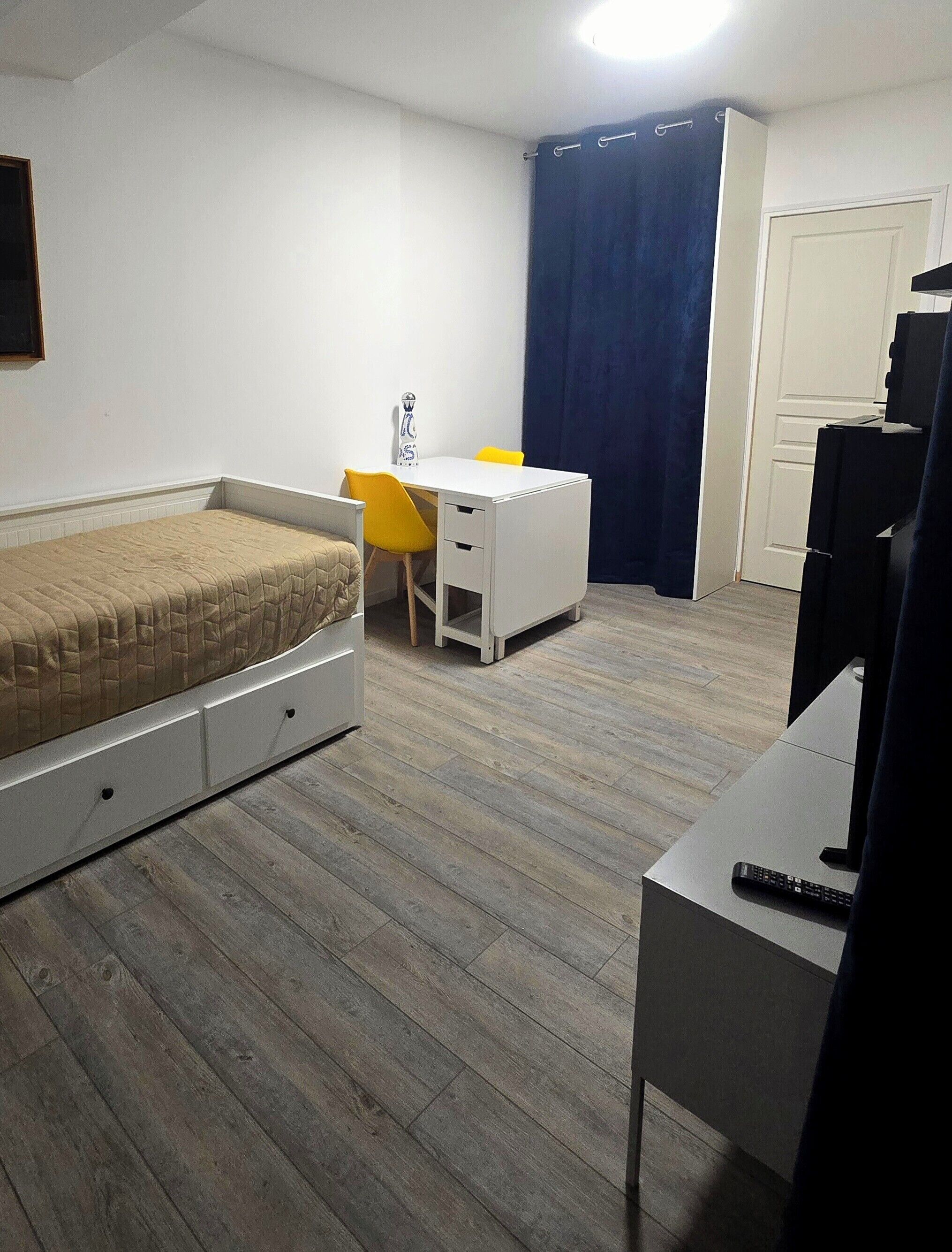 1 bedroom, WiFi, bed sheets