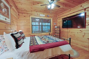 2 bedrooms, iron/ironing board, free WiFi