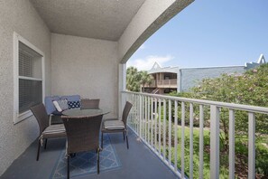 Condo, Berbilang Katil, Hot Tub, Beach View (Ocean Gate I203) | Tempat makan luar