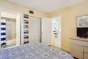 Condo, várias camas, banheira de imersão, vista para o oceano (Hibiscus D203) | 2 quartos, Wi-Fi de cortesia