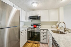 Condo, Multiple Beds, Kitchen, Ocean View (Ocean & Racquet 8315) | Private kitchen