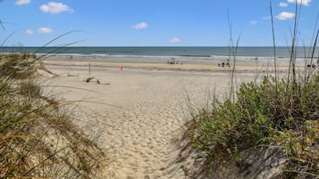Platja a a prop