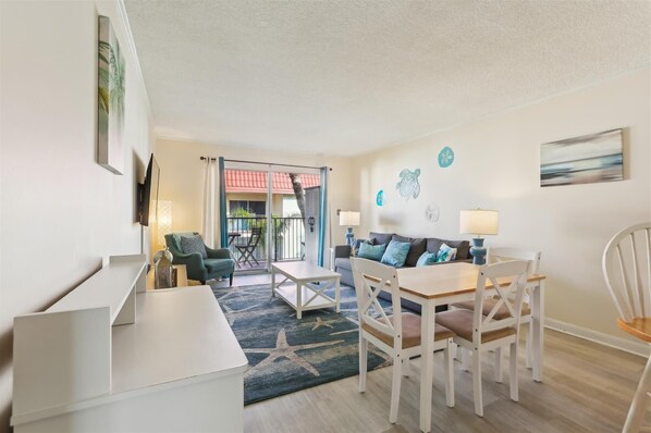 Apartment, Multiple Beds, Balcony, Pool View (Pelican Inlet C222) | Living area