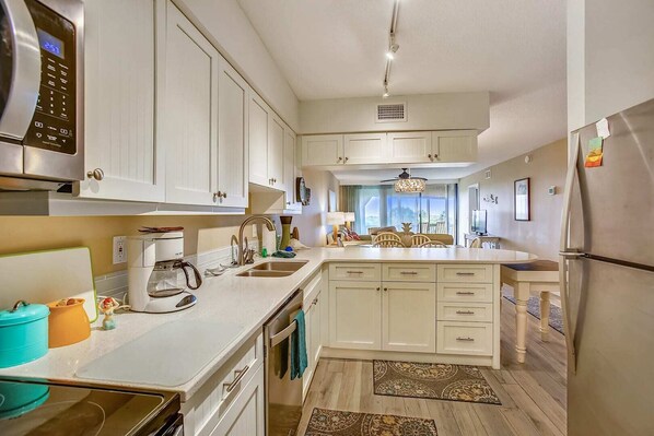 Apartment, Mehrere Betten, Whirlpool, Meerblick (Hibiscus B101) | Eigene Küche