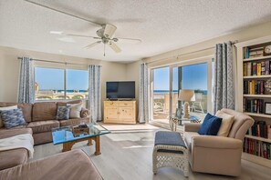 Condo, Multiple Beds, Patio, Ocean View (Spanish Trace 460) | Living area | TV