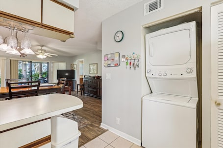 Condo, Multiple Beds, Hot Tub, Ocean View (Hibiscus H104) | Laundry