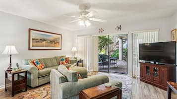 Condo, Multiple Beds, Hot Tub, Ocean View (Hibiscus H104) | Living area