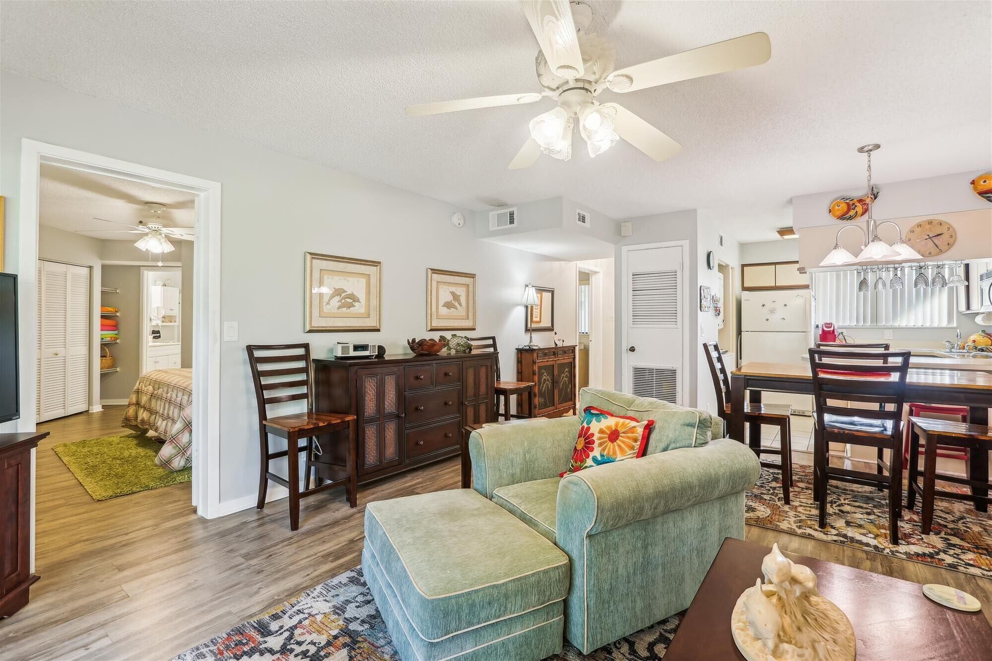 Condo, Multiple Beds, Hot Tub, Ocean View (Hibiscus H104) | Living area