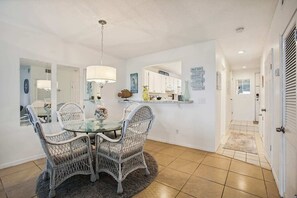 Condo, Multiple Beds, Patio, Ocean View (Sea Haven 513) | Dining