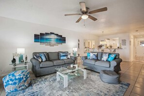 Condo, Multiple Beds, Patio, Ocean View (Sea Haven 513) | Living area