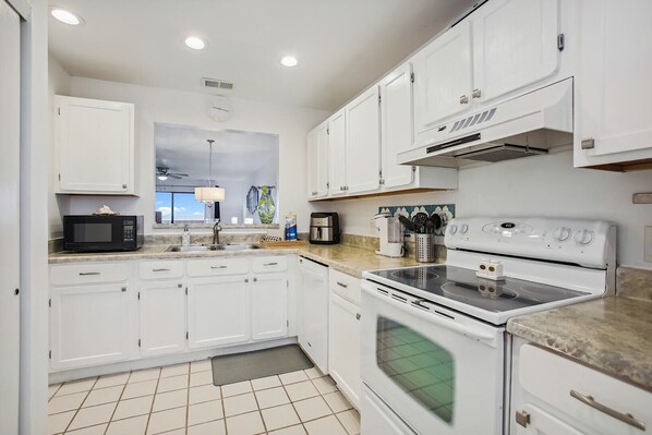 Condo, Multiple Beds, Patio, Ocean View (Sea Haven 513) | Private kitchen