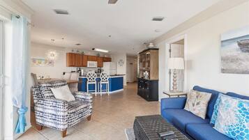 Condo, 2 Queen Beds, Hot Tub, Ocean View (Ocean Gate I304) | Living area