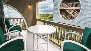 Condo, Multiple Beds, Hot Tub, Ocean View (Hibiscus C202) | Outdoor dining