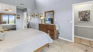 Condo, nhiều giường, bồn tắm nước nóng, quang cảnh biển (Sea Winds 39)
