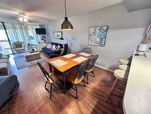 Appart'hôtel, plusieurs lits, bain à remous, vue océan (Hibiscus A103) | Intérieur