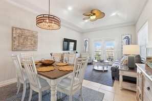 Townhome, Multiple Beds, Hot Tub, Pool View (Villas I 361) | Dining