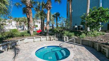 Apartment, Mehrere Betten, Whirlpool, Meerblick (Ocean Gate I301) | Pool