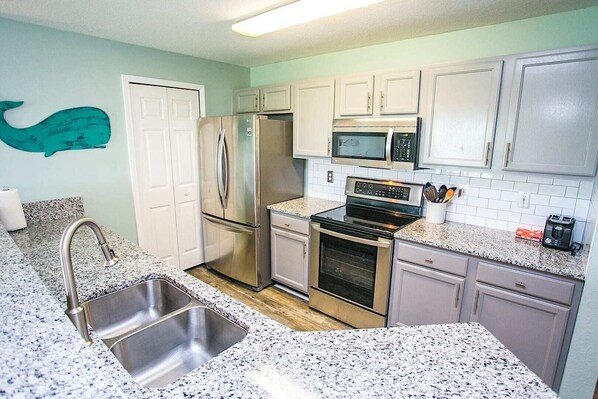 Condo, Multiple Beds, Hot Tub, Ocean View (Ocean Gate I301) | Private kitchen | Fridge, microwave, oven, stovetop