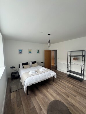 1 soverom, strykejern/-brett, wi-fi og sengetøy