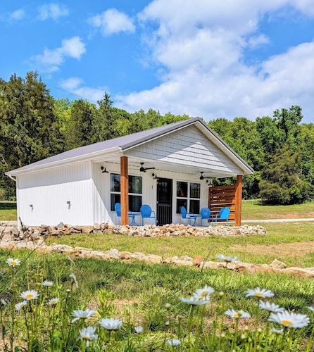 5 Charles Farms Cabin #1 - NEW CABIN - Wineries, Hiking, & Camp Cana