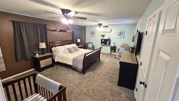 4 bedrooms, iron/ironing board, free WiFi, bed sheets