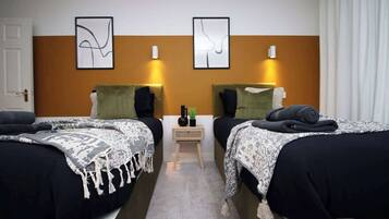 2 slaapkamers, een strijkplank/strijkijzer, wifi, beddengoed