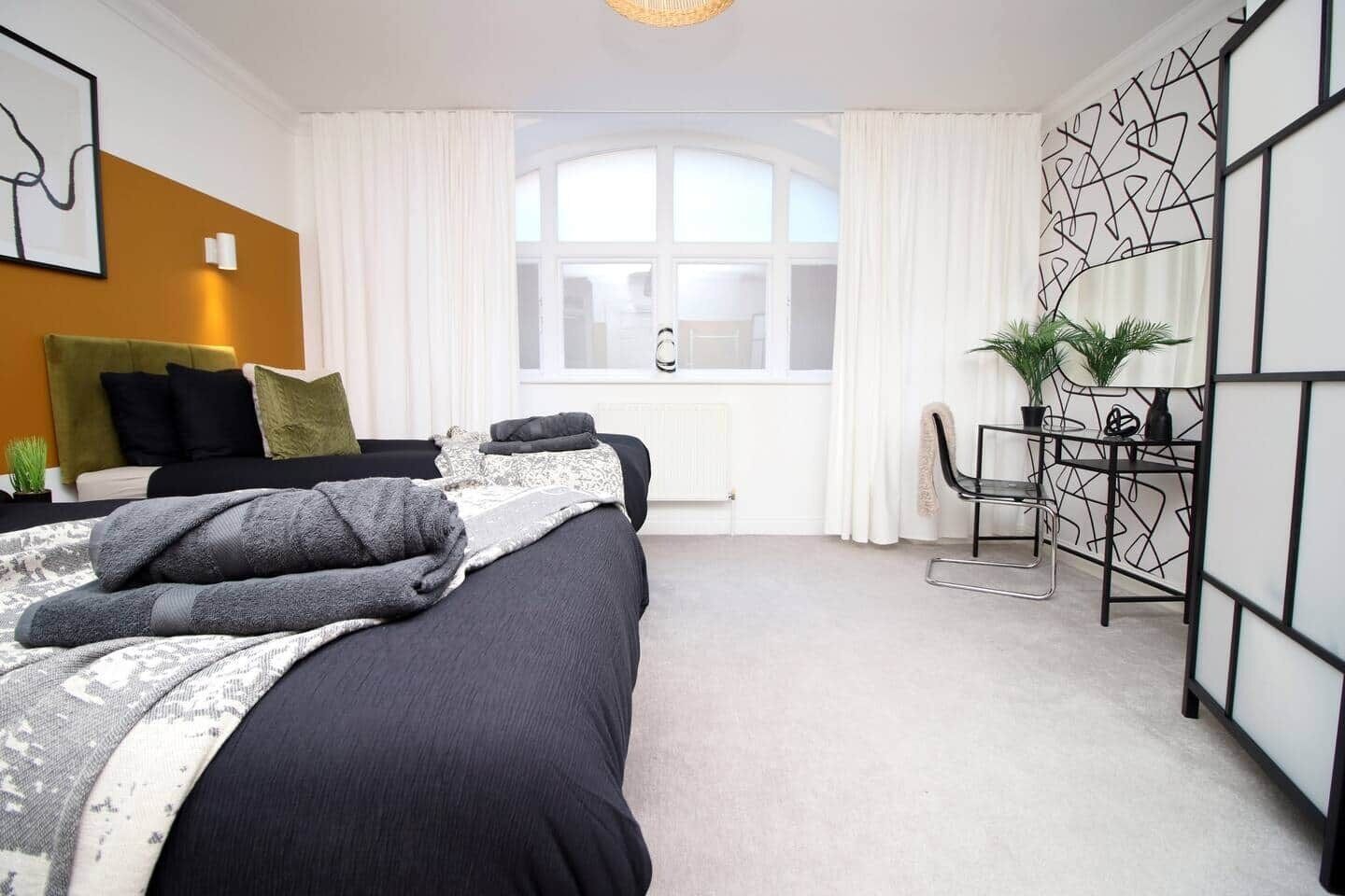 2 chambres, fer et planche à repasser, Wi-Fi, draps fournis