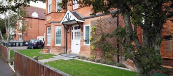 Boho Flat, Sleeps 6, Near Beach!