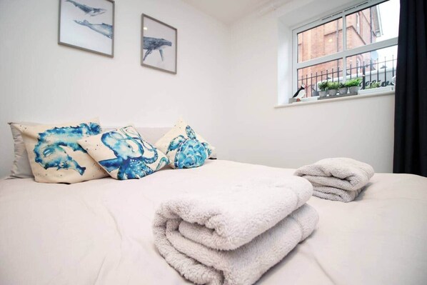 1 habitación, tabla de planchar con plancha, wifi y ropa de cama 