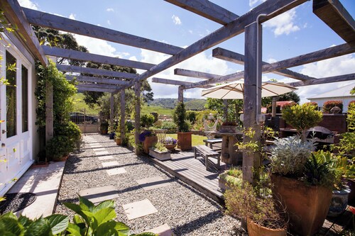 Awakino River Lodge - Coastal Romance - Historic - Spa Pool - Black Sand Beaches