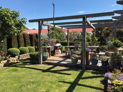 Awakino River Lodge - Coastal Romance - Historic - Spa Pool - Black Sand Beaches
