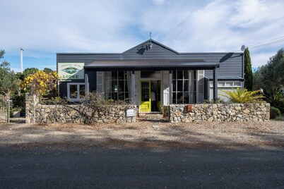 Awakino River Lodge - Coastal Romance - Historic - Spa Pool - Black Sand Beaches