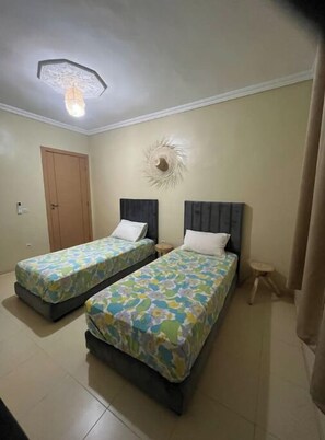 3 bedrooms, iron/ironing board, WiFi, bed sheets