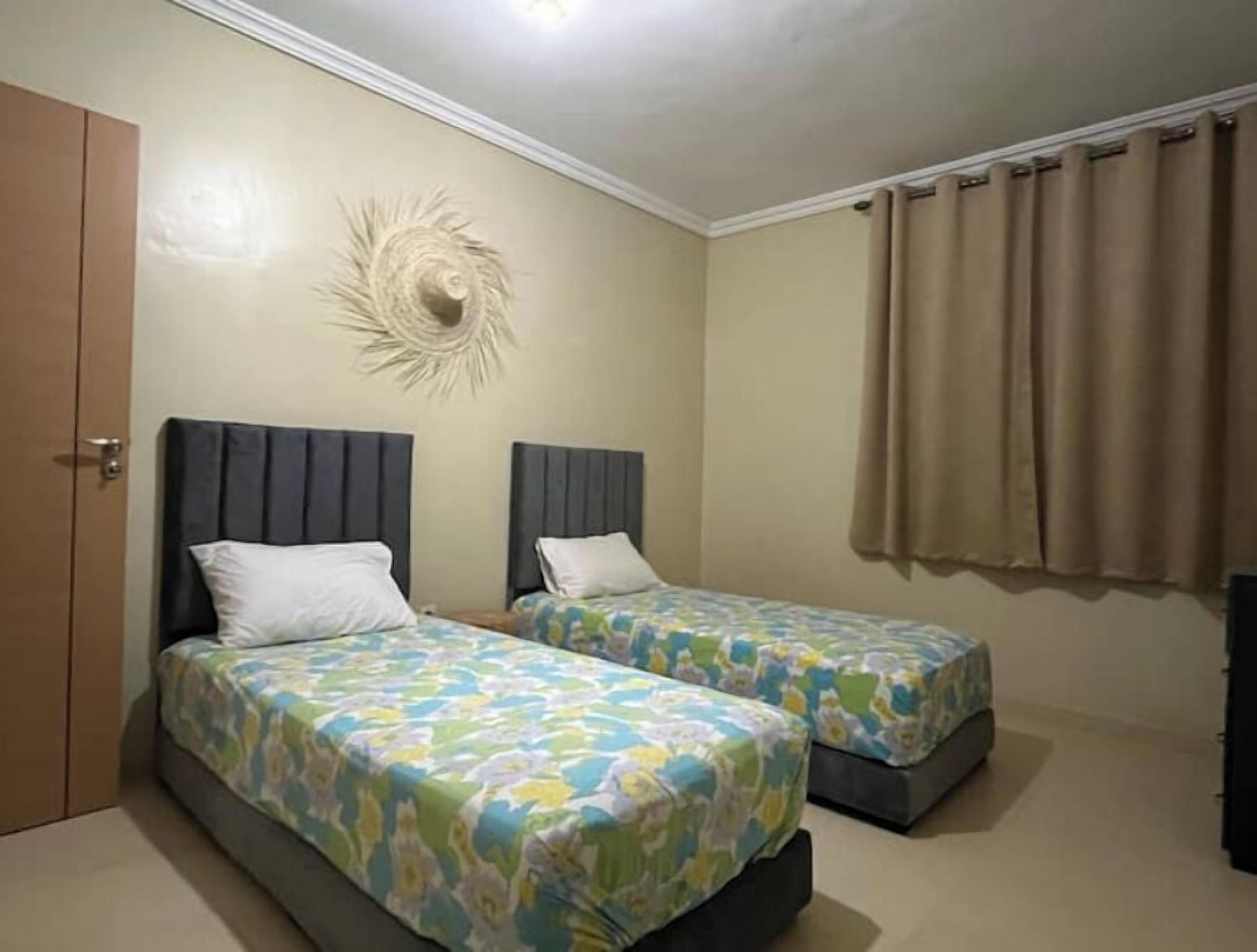 3 chambres, fer et planche à repasser, Wi-Fi, draps fournis