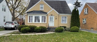 Spacious 4-Bedroom Home Near Buffalo Airport & Downtown 2 Full Baths