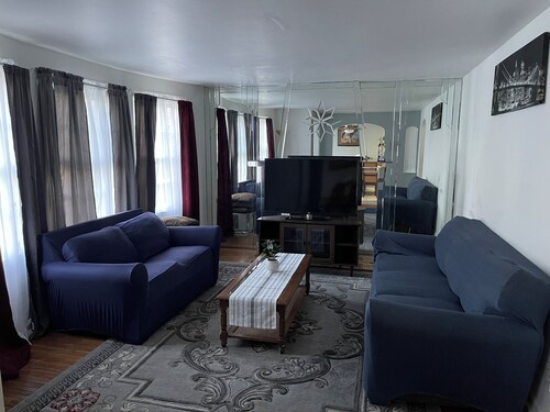 Spacious 4-Bedroom Home Near Buffalo Airport & Downtown 2 Full Baths