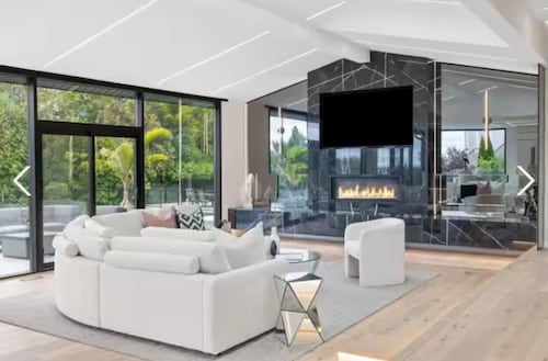 Modern Luxury Private Oasis on the Escarpment in Burlington. Mins from the Lake!