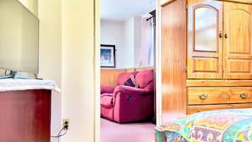 2 habitaciones, tabla de planchar con plancha, wifi y ropa de cama