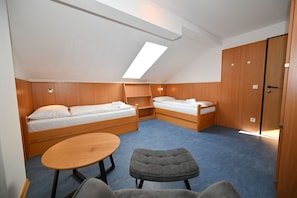 2 bedrooms, free WiFi, bed sheets