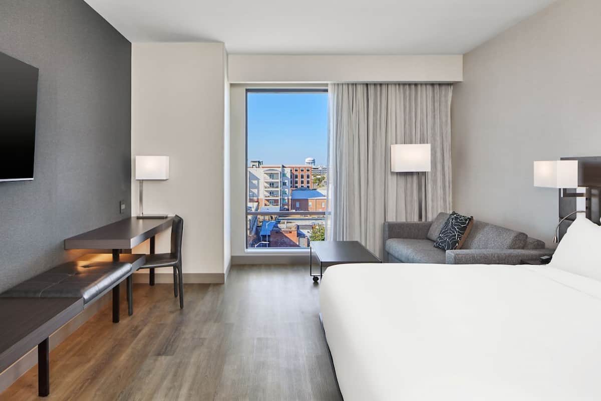 Ropa de cama de alta calidad y escritorio