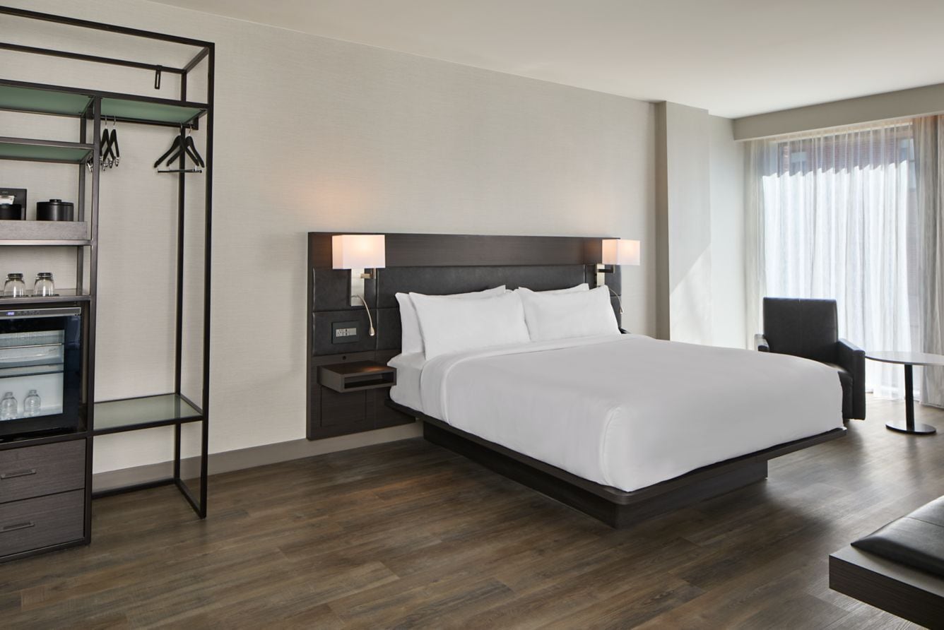 Suite, 1 cama de matrimonio grande | Ropa de cama de alta calidad y escritorio