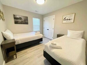 3 bedrooms, internet, bed sheets