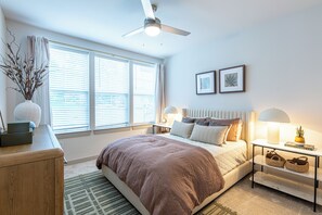 2 bedrooms, internet, bed sheets