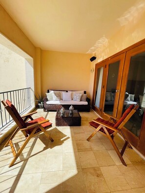 Luksushuoneisto, parveke, näköala venesatamaan | Parveke