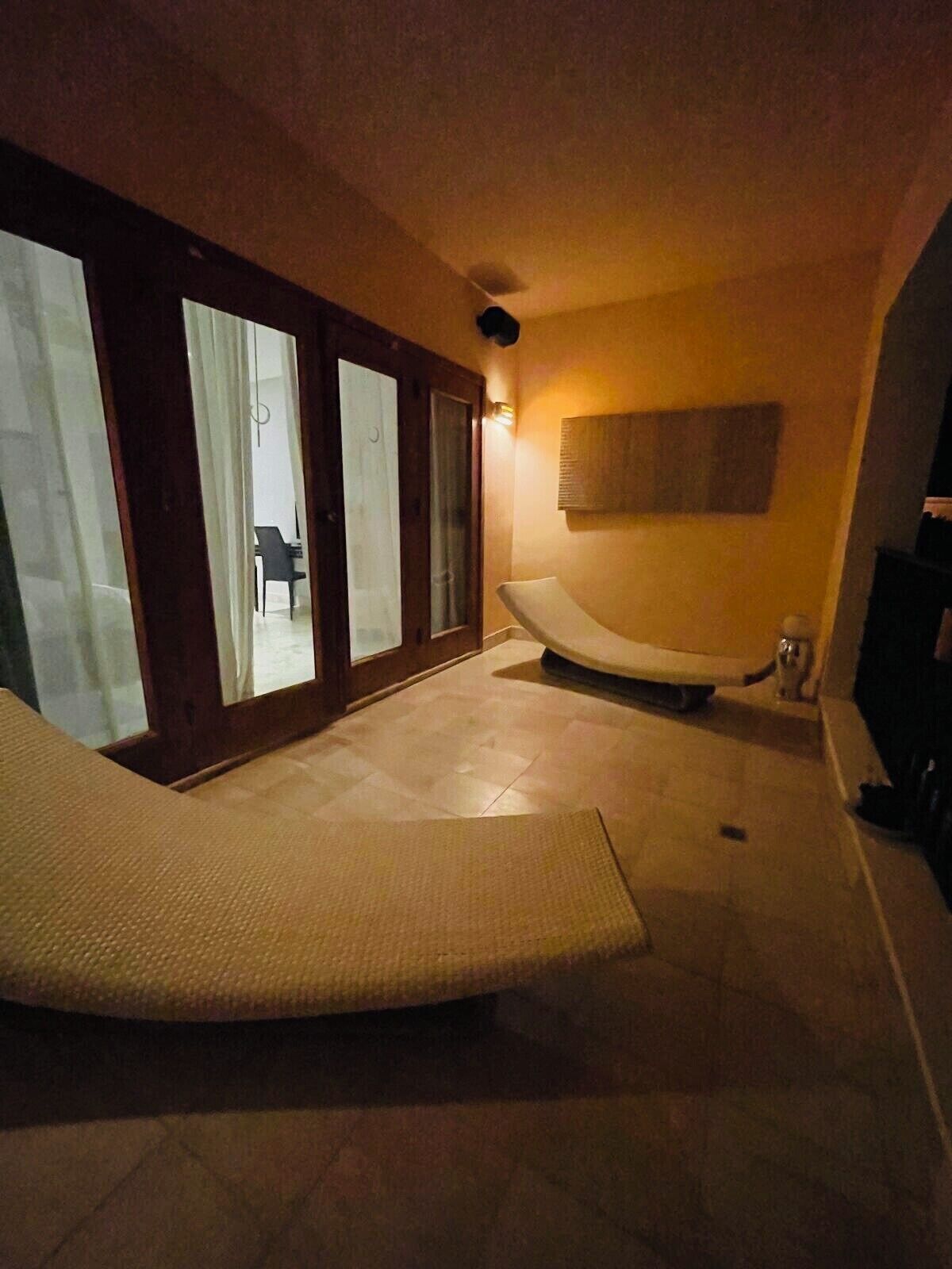 Apartamento de lujo, balcón, vistas al puerto deportivo | Balcón