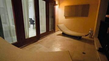 Apartamento de lujo, balcón, vistas al puerto deportivo | Balcón