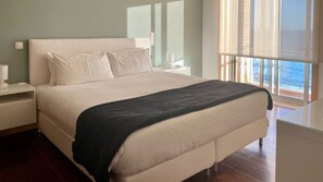 3 habitaciones, tabla de planchar con plancha y cuna de viaje 