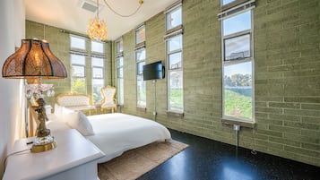 Hotel Narcissus - Room 6 | Premium bedding, down duvets, individually decorated