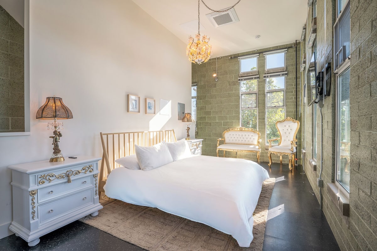 Hotel Narcissus - Room 6 | Premium bedding, down comforters, individually decorated